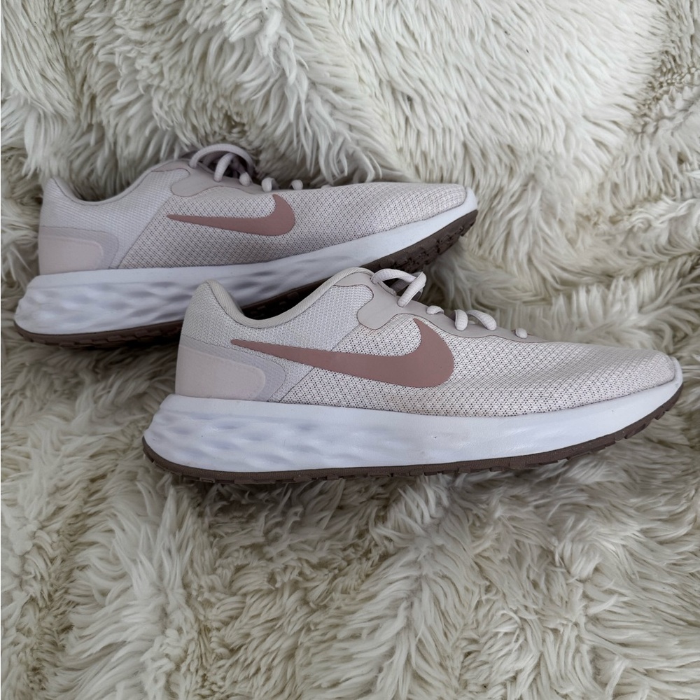 BRAND NEW Nike Revolution 6 Next Nature Running Shoes